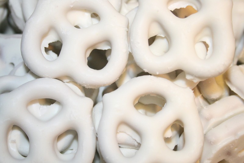 YOGURT PRETZELS, 2LBS