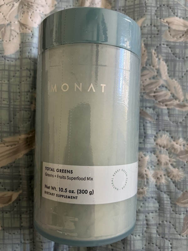 Monat Total Greens Superfood Mix Natural Berry Gr Flavor 10.5 oz NEW Exp 7/2026