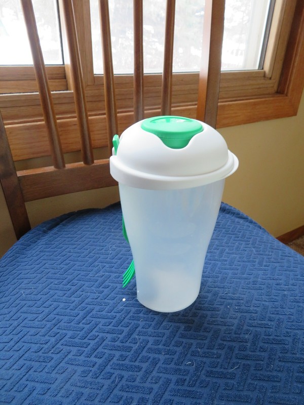 Nutrisystem Type 4 Piece Salad Shaker- Unused, Dishwasher safe, 9 high
