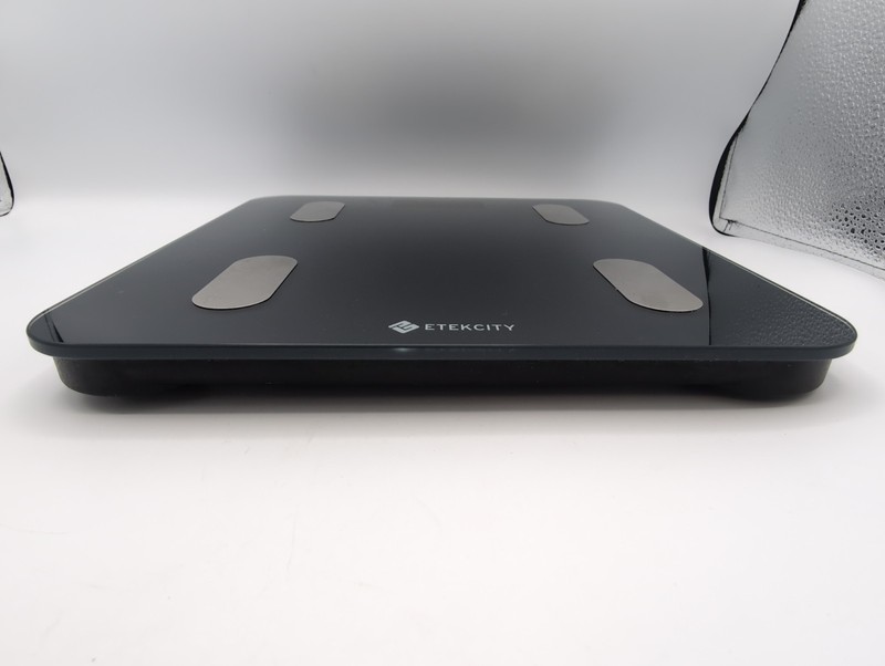 Etekcity ESF24 Smart Fitness Scale feat. a 400lb/180kg capacity and Bluetooth gallery